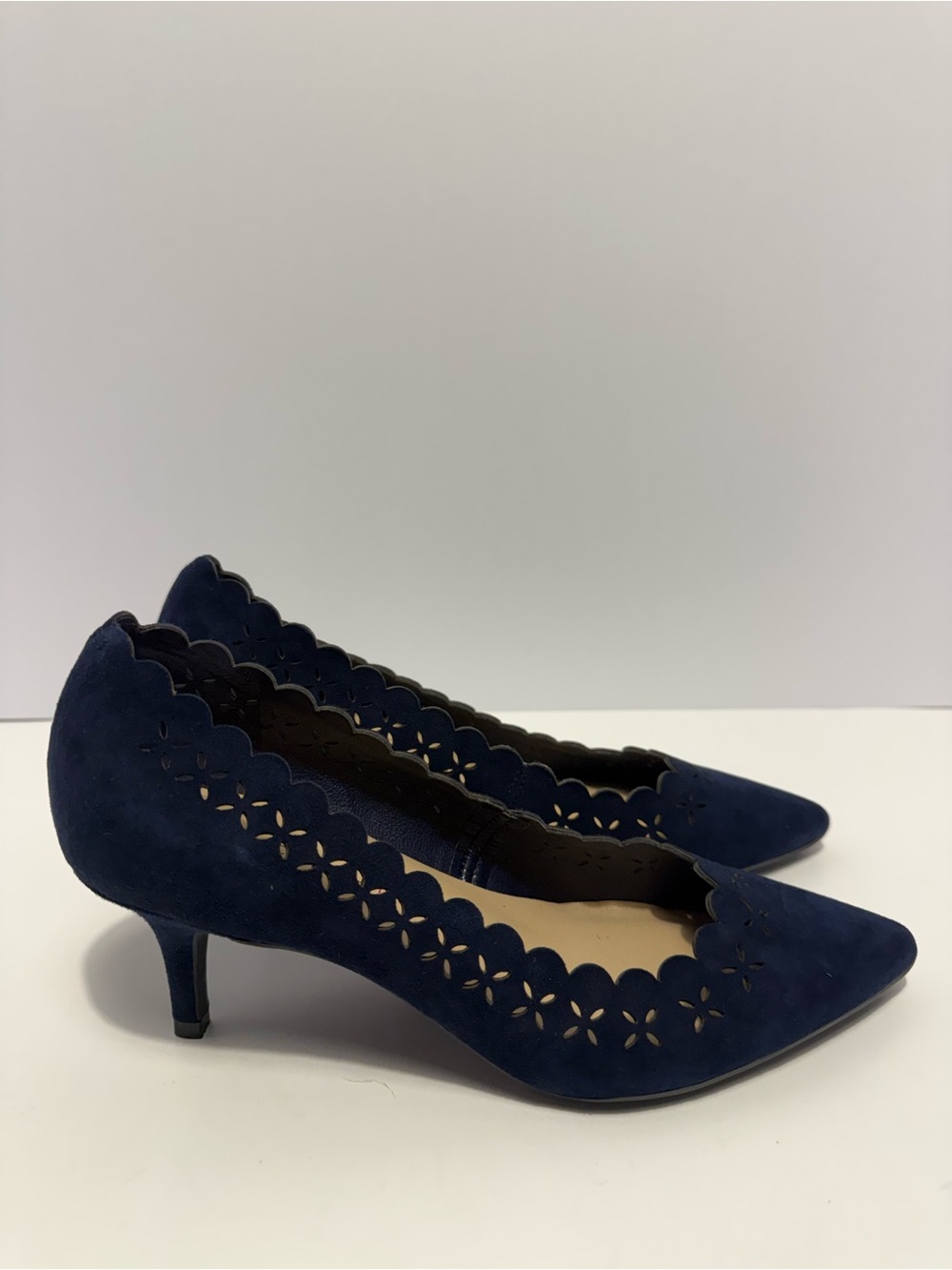 Isaac Mizrahi Live! blue suede like kitten heels cutouts ladies 7